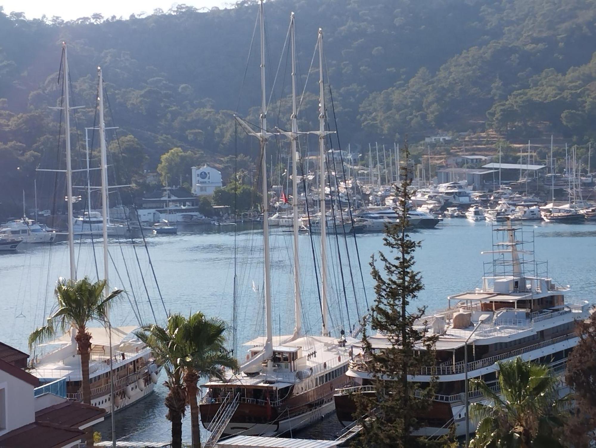 Duygu Apart spellbinding sea views Fethiye Bilik gambar