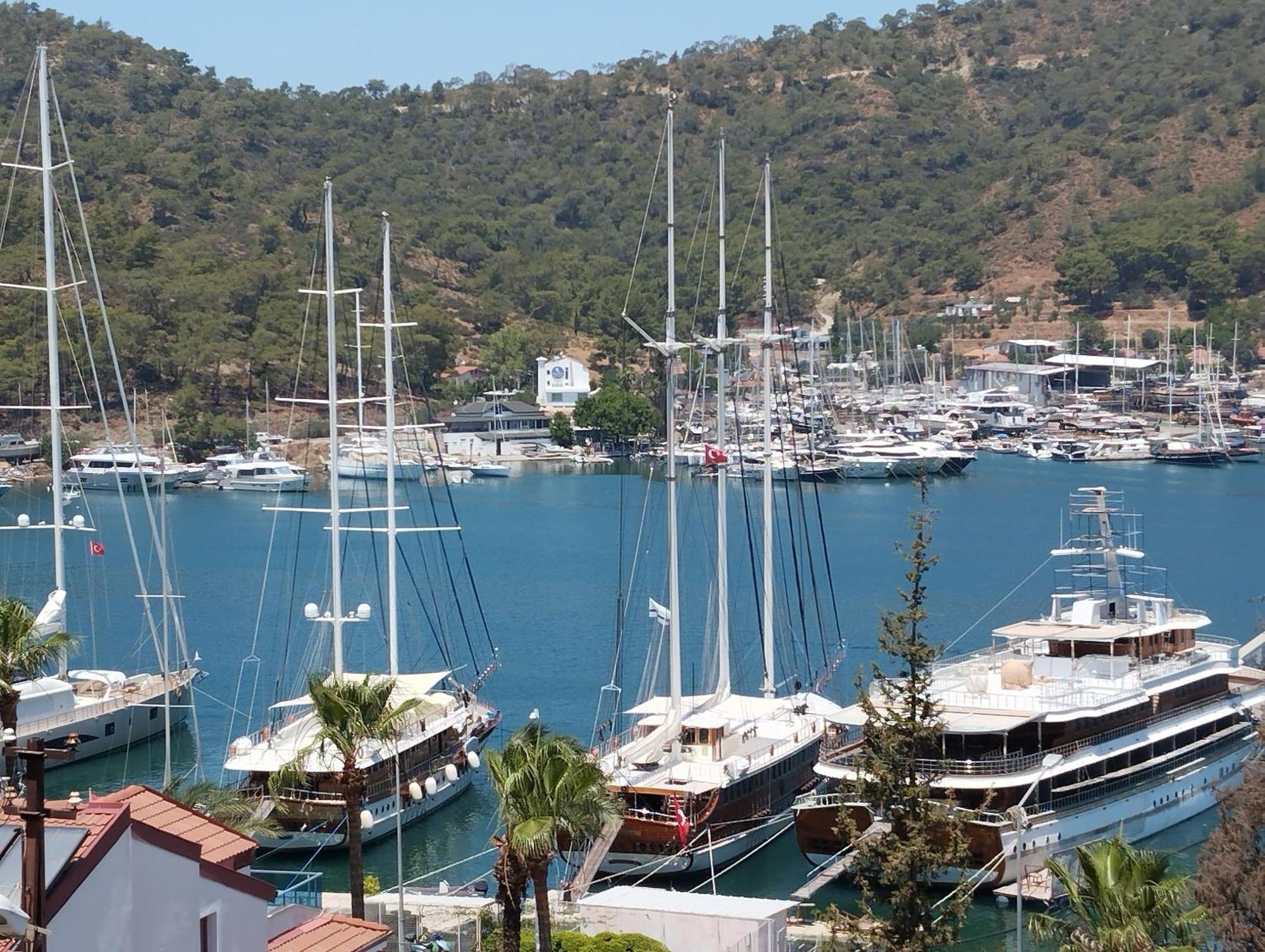 Duygu Apart spellbinding sea views Fethiye Bilik gambar